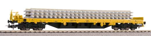 PIKO 24501 - flat car. Rs construction train VI, loaded with a stack of concrete sleepers