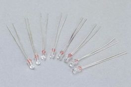 PIKO 56015 - Ampoules miniatures pour éclairage intérieur 1,5 volts/20 mA (8 pcs.)