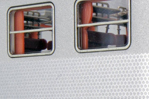 ESU 36518 - n-Wagen, H0, B4nb-59, 2. Kl, DB Ep. III, silber, Pfauenauge, Rahmen schwarz, Dach silber, DC