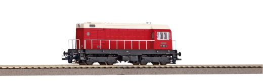 PIKO 55911 - ~XP-Diesellok BR 107 DR rot IV + PluX22 Dec.