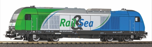 PIKO 57996 - Locomotiva diesel BR 223 Rail&Sea VI + DSS 8pol.