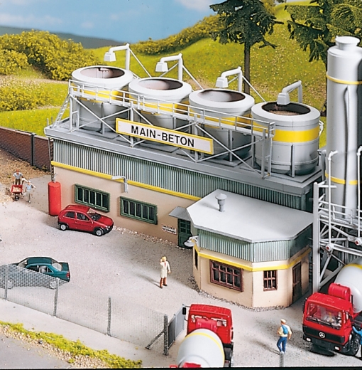 PIKO 61130 - Main concrete mixing plant