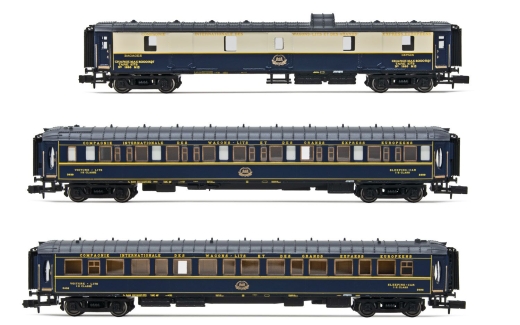 Arnold HN4403 - CIWL, 3-piece set Flèche dOr passenger coaches, Ep. III