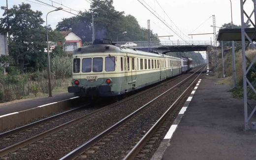 Jouef HJ2386 - SNCF,2tlg.Dieseltr.wg.X2700 gr./gelb,Ep.IV