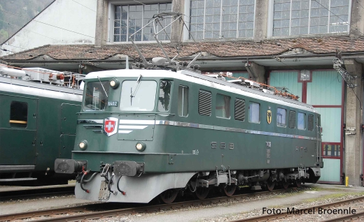 PIKO 97219 - Locomotiva elettrica Ae 6/6 Uri FFS VI + DSS PluX22