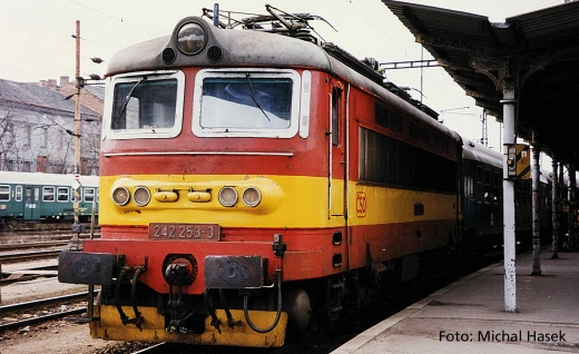 PIKO 97407 - Locomotora eléctrica Rh 242 rojo-amarillo ČSD V + DSS PluX22